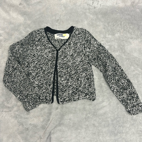 OshKosh B'gosh - Genuine kids single button knit cardigan sweater. Size 3 - Picture 1 of 3